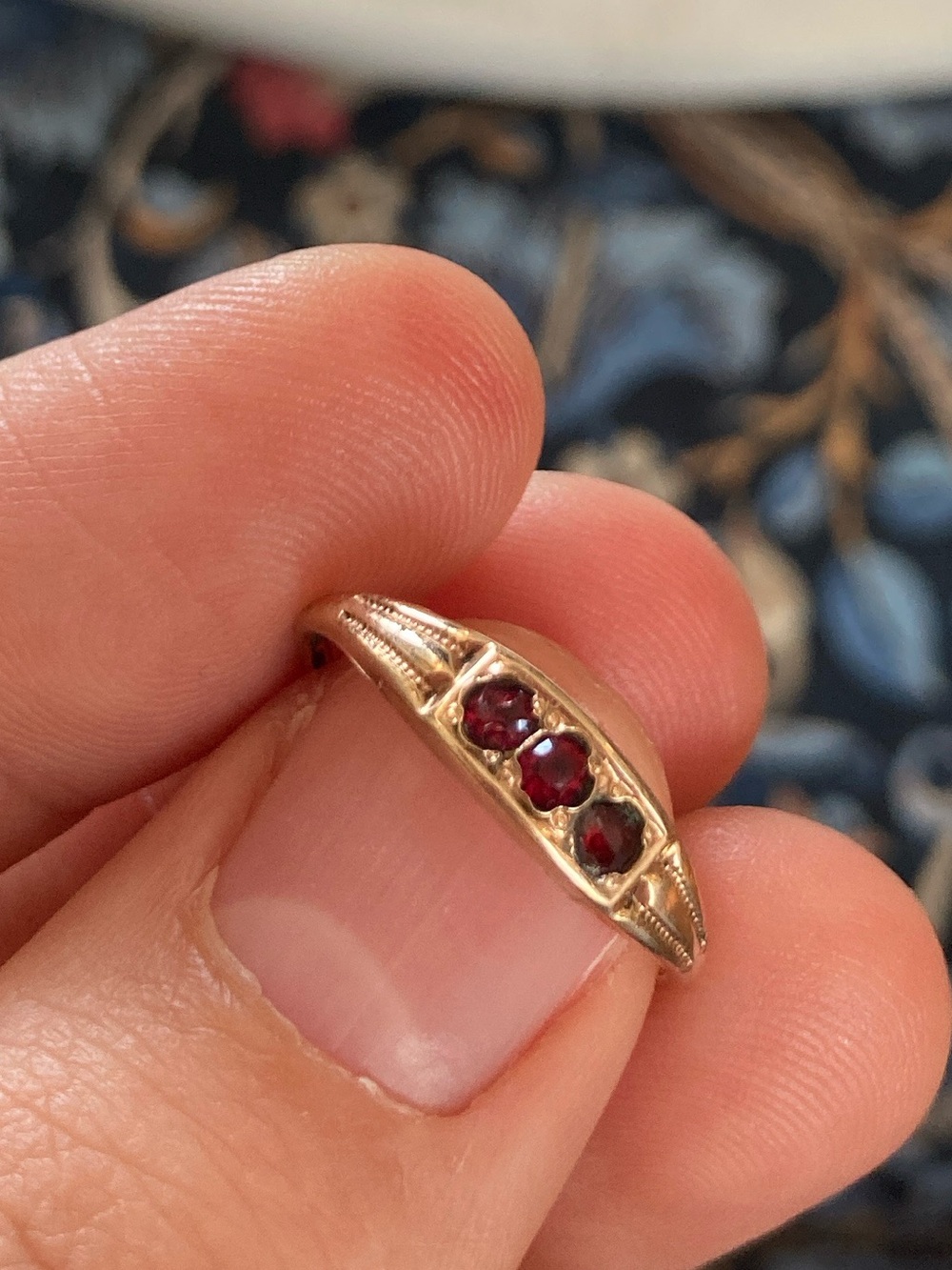 Antique Victorian 1890s Rose Cut Garnet Paste Three Stone Gold-Filled Ring